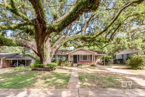 Exterior - 5658 Diane Dr, Mobile, AL 36618 photo 3 of 8