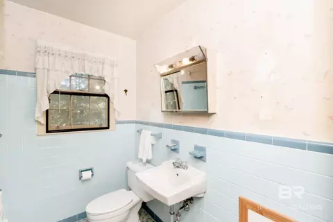 Bath - 5658 Diane Dr, Mobile, AL 36618 photo 1 of 3