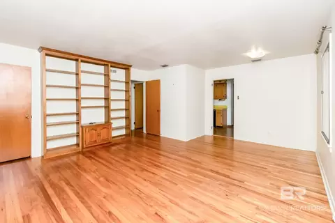 Living - 5658 Diane Dr, Mobile, AL 36618 photo 4 of 6