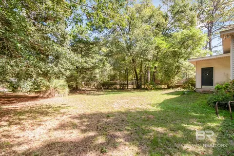 Exterior - 5658 Diane Dr, Mobile, AL 36618 photo 6 of 8