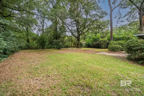 Exterior - 403 Thornton Pl, Mobile, AL 36609 photo 2 of 4