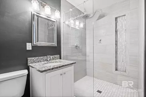 Bath - 403 Thornton Pl, Mobile, AL 36609 photo 1 of 2