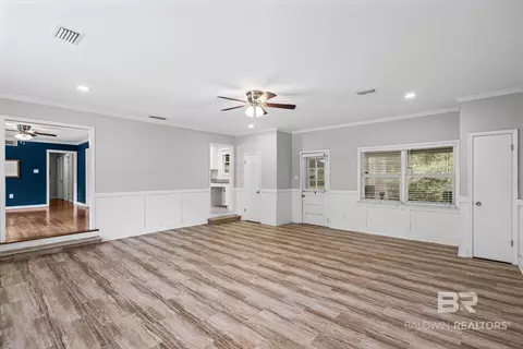 Living - 403 Thornton Pl, Mobile, AL 36609 photo 3 of 3