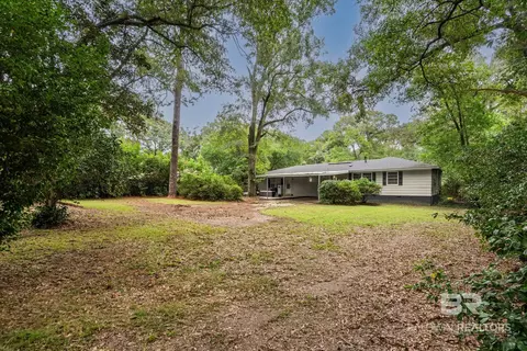 Exterior - 403 Thornton Pl, Mobile, AL 36609 photo 3 of 4