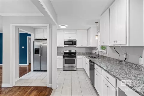 Kitchen - 403 Thornton Pl, Mobile, AL 36609 photo 1 of 1