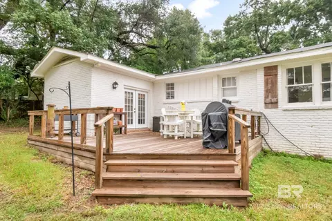 Exterior - 4149 Burma Rd, Mobile, AL 36693 photo 9 of 11
