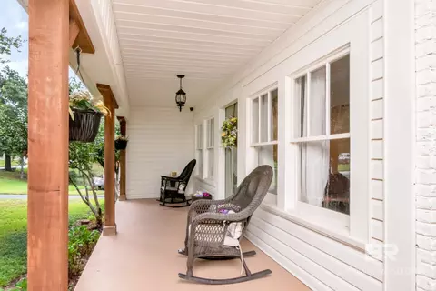 Exterior - 4149 Burma Rd, Mobile, AL 36693 photo 2 of 11
