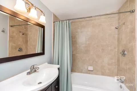 Bath - 4149 Burma Rd, Mobile, AL 36693 photo 1 of 3