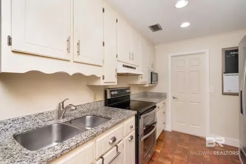 Kitchen - 4149 Burma Rd, Mobile, AL 36693 photo 2 of 4