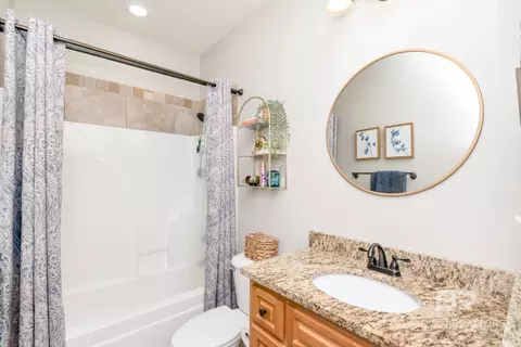 Bath - 28595 Shadow Ln, Daphne, AL 36526 photo 3 of 3
