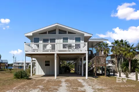 215 Shoreland Cir, Gulf Shores, AL 36542