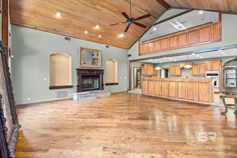 Living - 2070 Repoll Rd, Mobile, AL 36695 photo 2 of 3