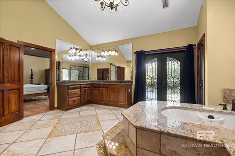 Bath - 2070 Repoll Rd, Mobile, AL 36695 photo 3 of 6