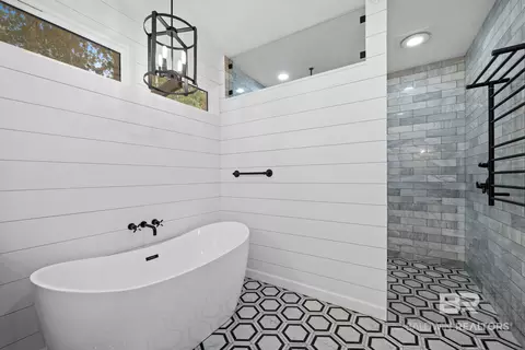 Bath - 703 Jordan Ln, Daphne, AL 36526 photo 4 of 11