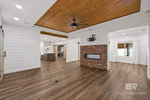 Living - 703 Jordan Ln, Daphne, AL 36526 photo 1 of 2
