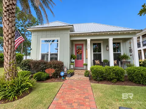 2632 Arcadia St, Gulf Shores, AL 36542