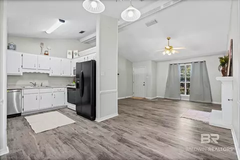 Entry Way - 2980 Barlett Dr, Mobile, AL 36608 photo 2 of 2