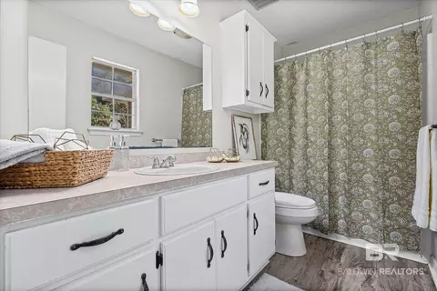 Bath - 2980 Barlett Dr, Mobile, AL 36608 photo 1 of 2