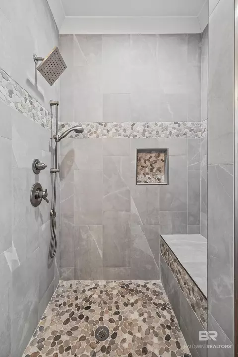 Bath - 28058 Migratory Way #100, Elberta, AL 36530 photo 1 of 2