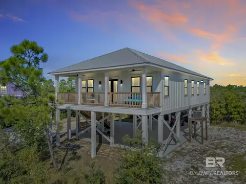 6827 Lakeshore Dr, Gulf Shores, AL 36542