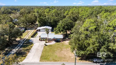 6961 Viola Rd, Gulf Shores, AL 36542