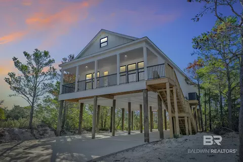 6840 Palmetto Dr, Gulf Shores, AL 36542