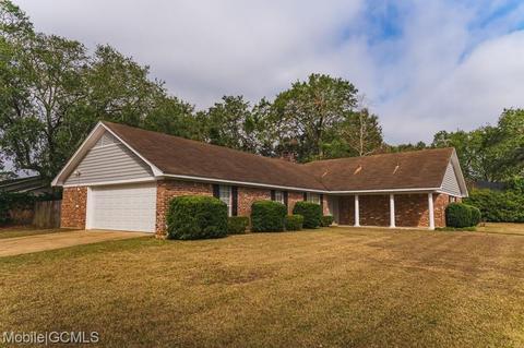 1720 Timberly Rd E, Mobile, AL 36609 photo 1