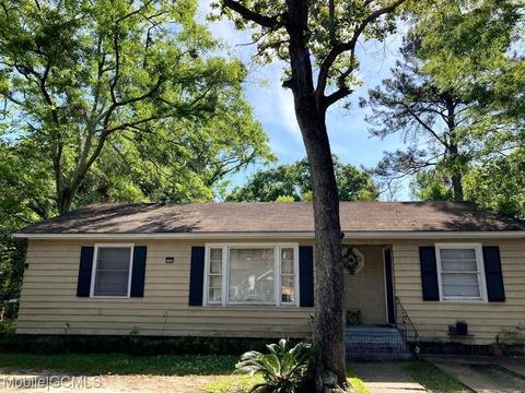1067 Cloverdale Dr, Mobile, AL 36606 photo 1