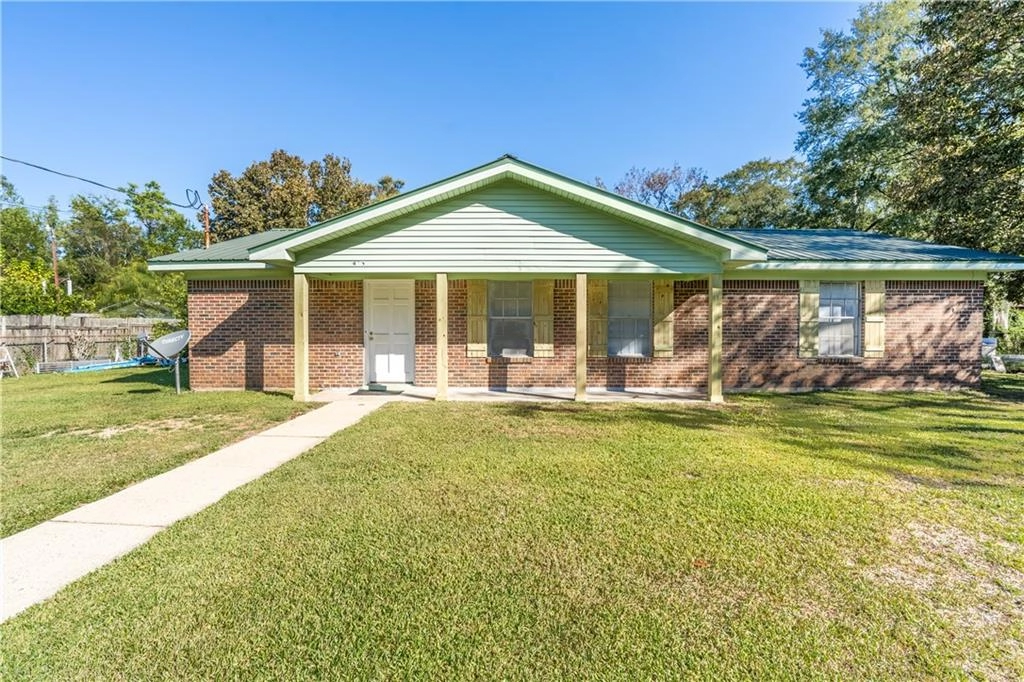 570 McBride Cir S  
