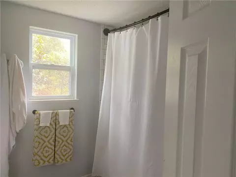Bath - 12236 Boulet Dr, Coden, AL 36523 photo 1 of 2