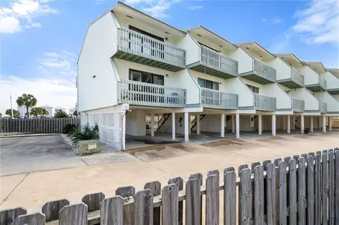 554 Beach Blvd E #1, Gulf Shores, AL 36542