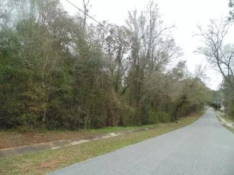 2304 Locke Ln, Daphne, AL 35526