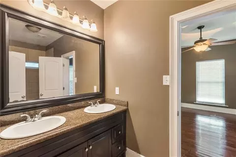 Bath - 960 Creekstone Dr, Mobile, AL 36608 photo 6 of 6