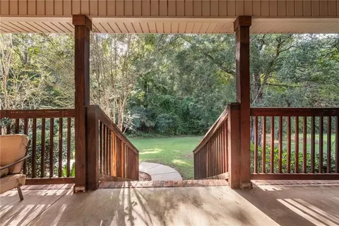Exterior - 960 Creekstone Dr, Mobile, AL 36608 photo 4 of 8