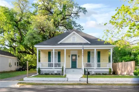 1111 Texas St, Mobile, AL 36604