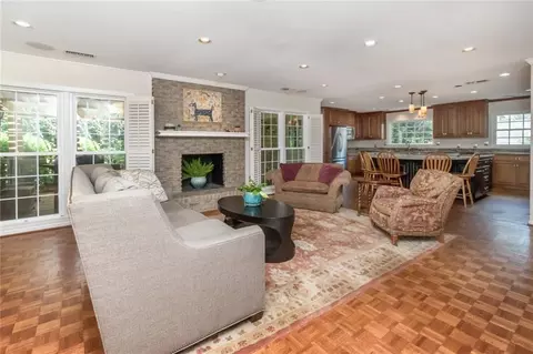 Living - 258 Suffolk Rd, Mobile, AL 36608 photo 1 of 6