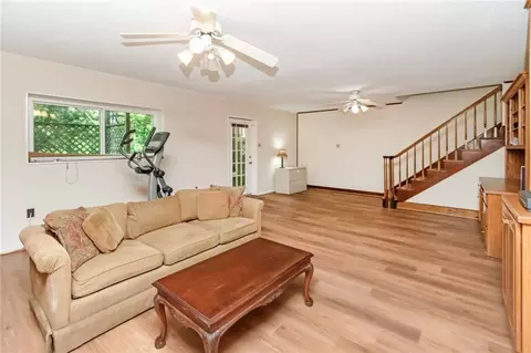 Living - 258 Suffolk Rd, Mobile, AL 36608 photo 4 of 6