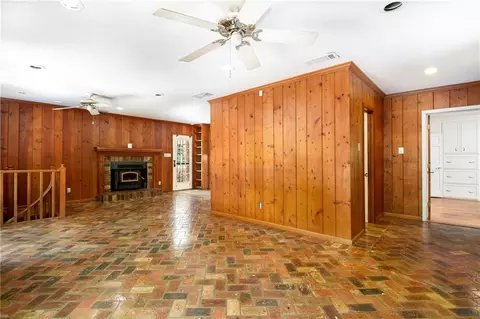 Living - 132 Batre Ln, Mobile, AL 36608 photo 6 of 6