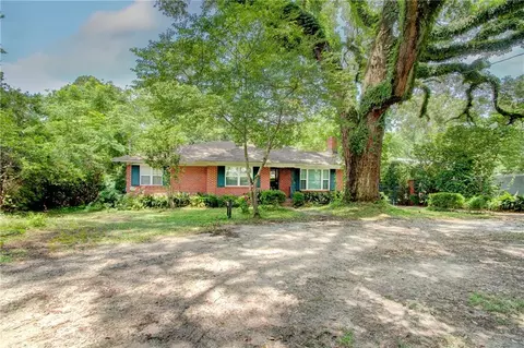 132 Batre Ln, Mobile, AL 36608