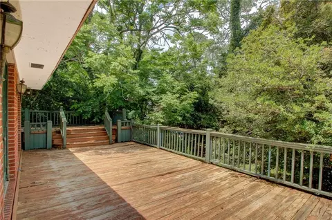 Exterior - 132 Batre Ln, Mobile, AL 36608 photo 5 of 8