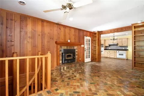 Living - 132 Batre Ln, Mobile, AL 36608 photo 4 of 6