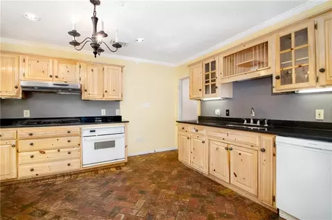 Kitchen - 132 Batre Ln, Mobile, AL 36608 photo 2 of 3
