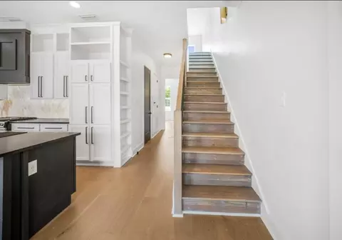 Entry Way - 253 Dearborn St N, Mobile, AL 36603 photo 1 of 2