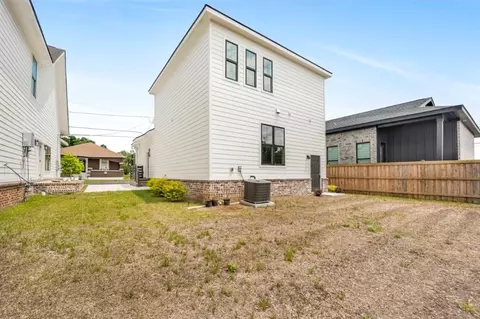 Exterior - 253 Dearborn St N, Mobile, AL 36603 photo 2 of 2