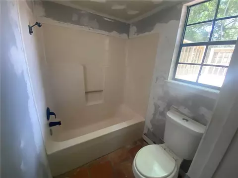 Bath - 5734 Ramada Dr S, Mobile, AL 36693 photo 2 of 4