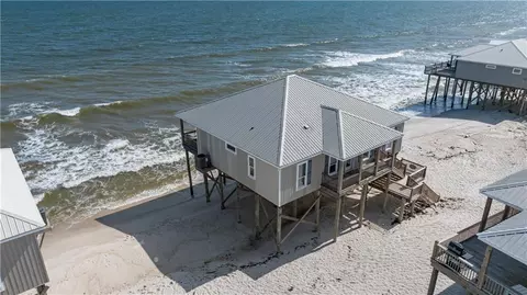 104 Vaca Ct, Dauphin Island, AL 36528