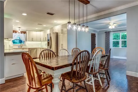 Dining - 11375 Wacker Dr, Theodore, AL 36582 photo 1 of 2