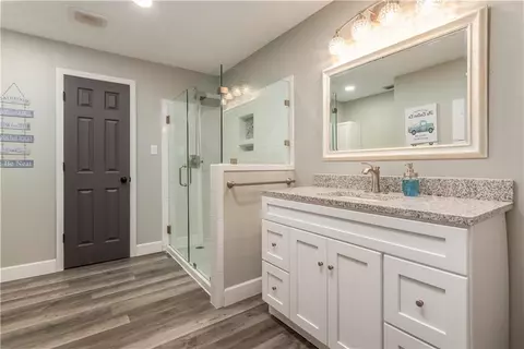 Bath - 11375 Wacker Dr, Theodore, AL 36582 photo 1 of 3