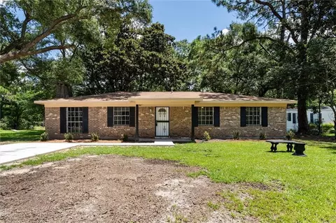 7465 Bowers Ln, Theodore, AL 36582