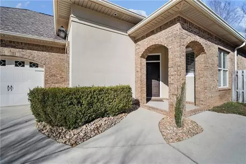 6140 Louise Pl E, Mobile, AL 36609